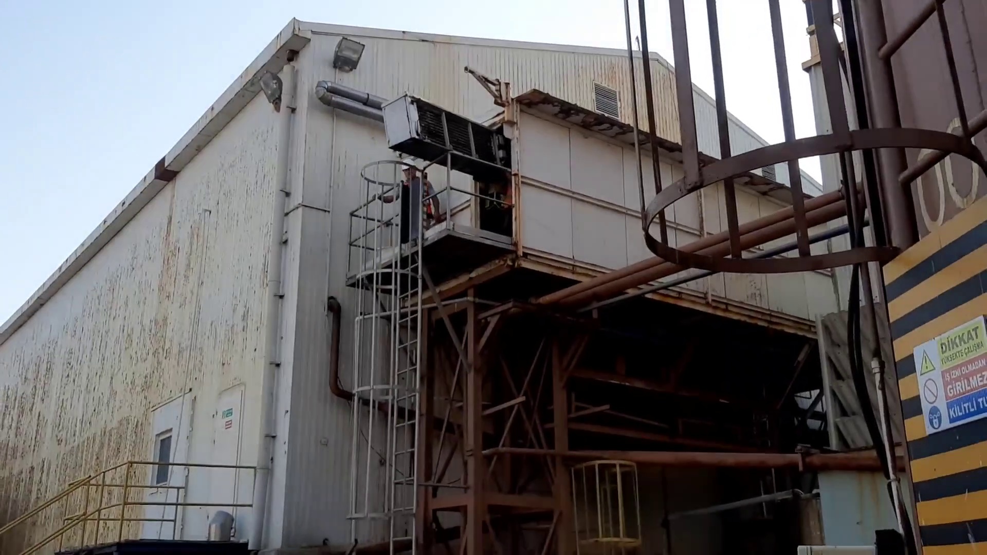 Dailymotion Dumping Cooler